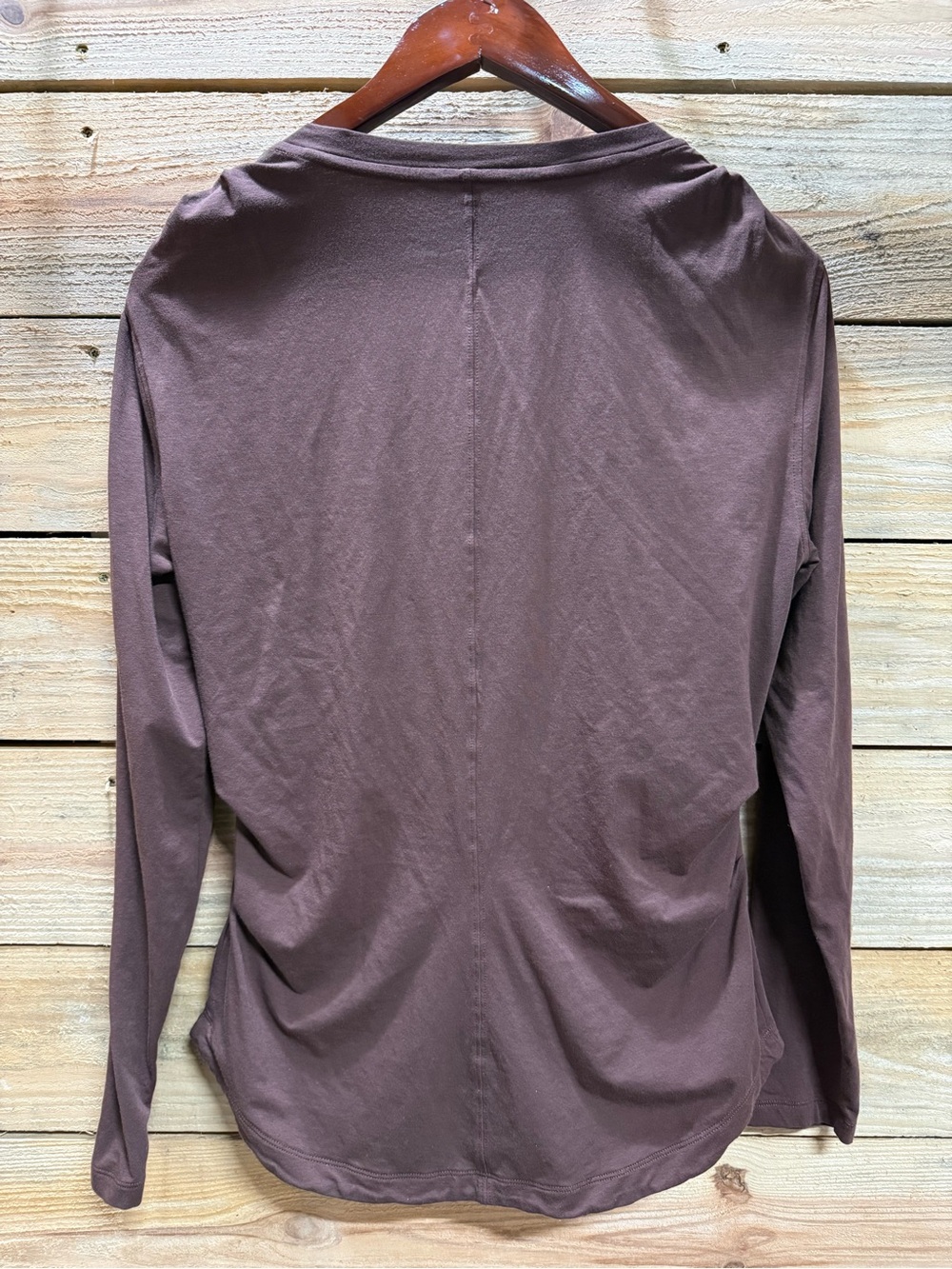 Athleta Outbound Women's V-Neck Long Sleeve Tee with Side Ruching Brown M - Picture 2 of 5